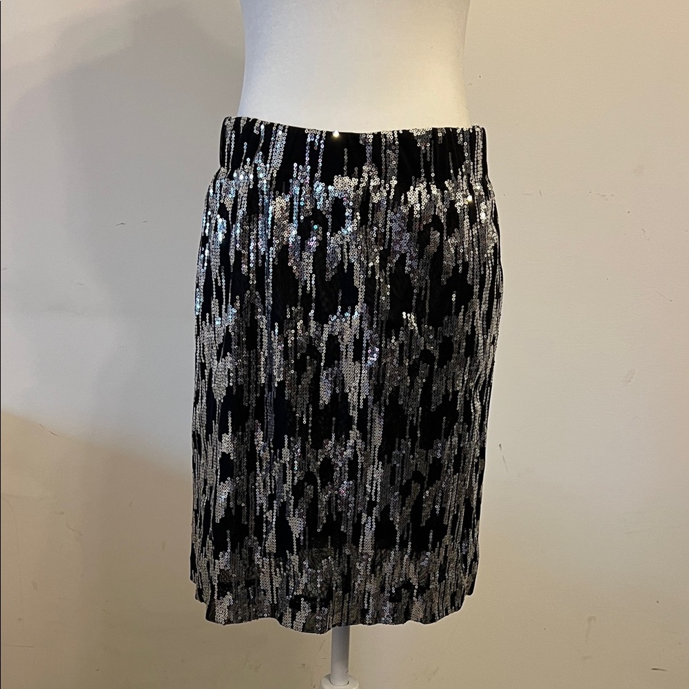 Calvin Klein, Elegant Black and Silver Sequin Skirt, size S. Stretchy.